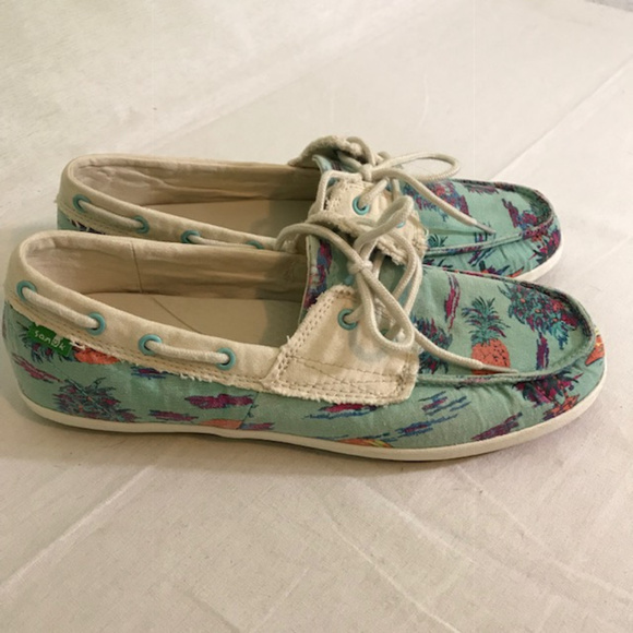 sanuk boat shoes womens